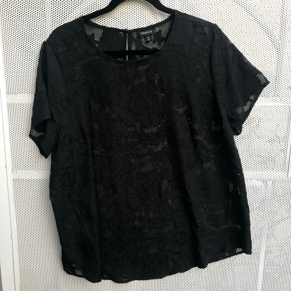 torrid Black Floral Lace Short Sleeve Blouse
